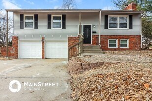 614 NW Fair Ln in Lee's Summit, MO - Building Photo