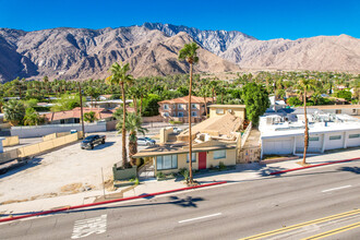 2231 N Palm Canyon Dr in Palm Springs, CA - Building Photo - Building Photo