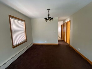 6123 N Meade Ave, Unit 2 in Chicago, IL - Foto de edificio - Building Photo