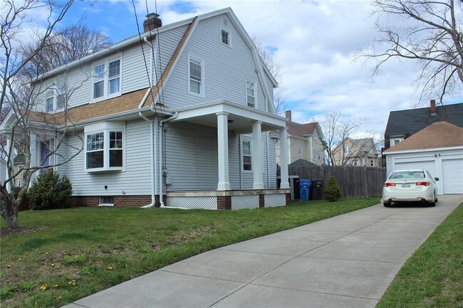 33 Waldron Ave in Cranston, RI - Building Photo - Building Photo