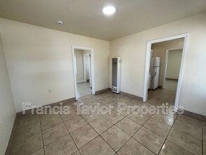 741 S Escondido Blvd in Escondido, CA - Building Photo - Building Photo