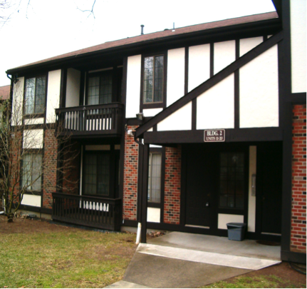 Lake Whitney Glen in Hamden, CT - Building Photo