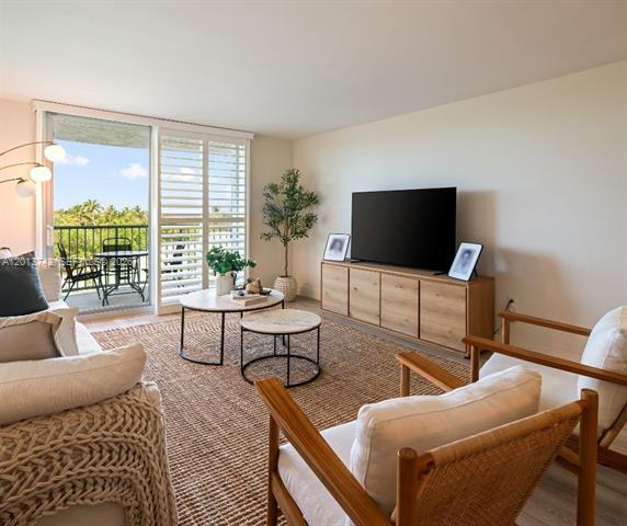 210 Seaview Dr