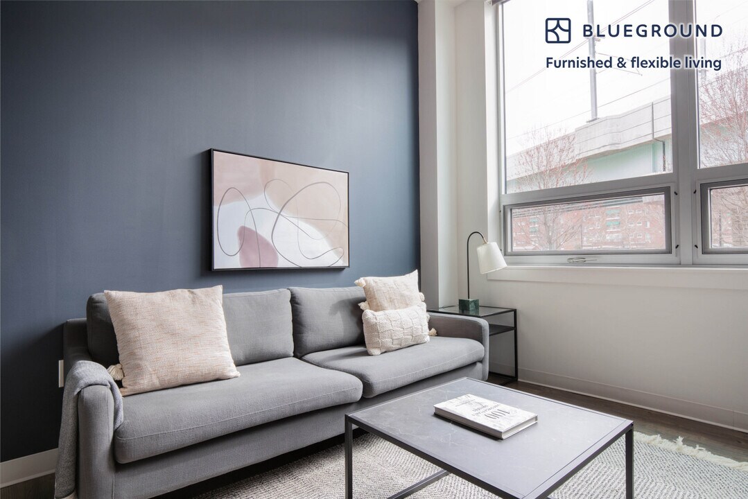 5 Glassworks Ave in Cambridge, MA - Building Photo