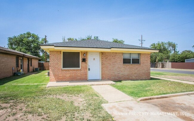 2302 40th St in Lubbock, TX - Building Photo - Building Photo