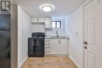 627 Sheppard Ave W in Toronto, ON - Building Photo - Building Photo