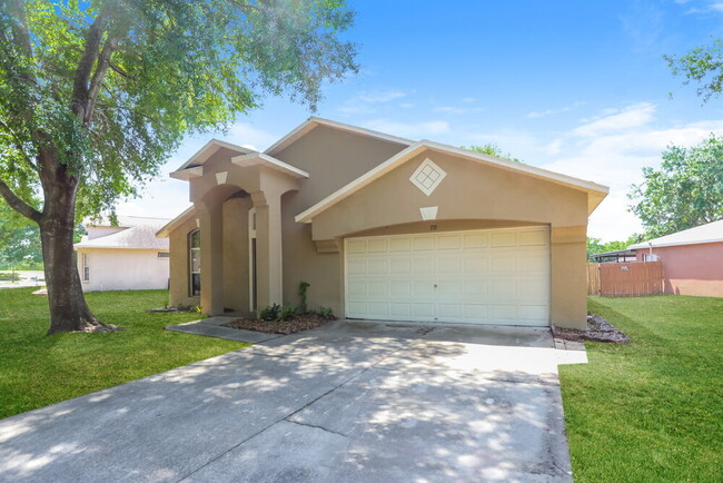 733 Somerstone Dr in Valrico, FL - Foto de edificio - Building Photo