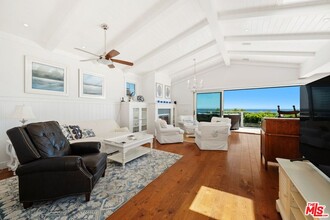 33410 Pacific Coast Hwy in Malibu, CA - Building Photo - Building Photo