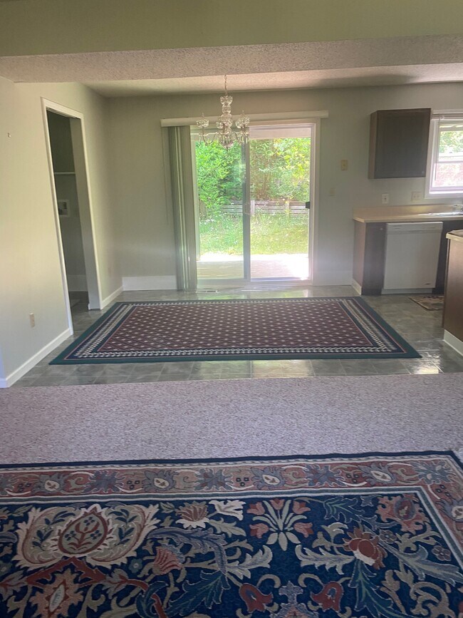 4350 Eaglecrest Dr Apartments and Nearby Williamsburg Apartments For