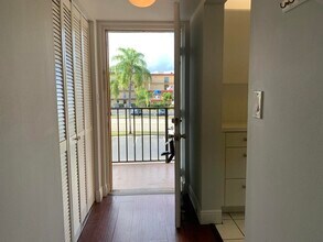 9370 SW 8th St in Boca Raton, FL - Building Photo - Building Photo