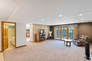 6808 Stagge Rd, Unit Loveland 2bedApt in Loveland, OH - Building Photo