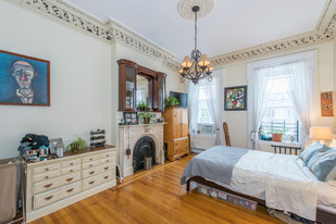 208 5th St in Jersey City, NJ - Building Photo