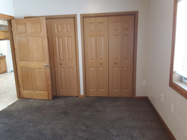 2414 W 10th St, Unit Greek Villa in Sioux Falls, SD - Foto de edificio - Building Photo