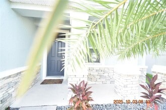 5013 Boxer Stitch Ct in Wimauma, FL - Building Photo - Building Photo