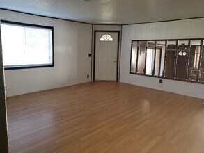 1317 Fir St in Sweet Home, OR - Building Photo - Building Photo