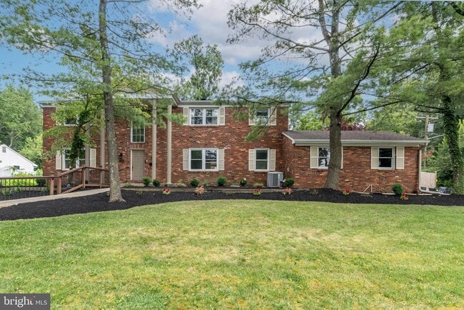 property at 1800 Lark Ln