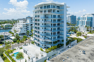 The Wave on Bayshore in Fort Lauderdale, FL - Building Photo - Building Photo