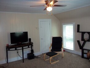 510 N 8th St, Unit #2 in Manhattan, KS - Foto de edificio - Building Photo