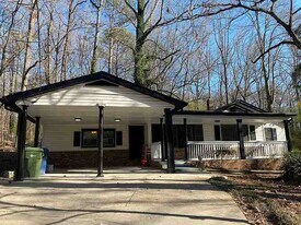 3812 Boulder Park Dr SW in Atlanta, GA - Building Photo