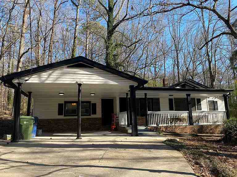 3812 Boulder Park Dr SW in Atlanta, GA - Foto de edificio