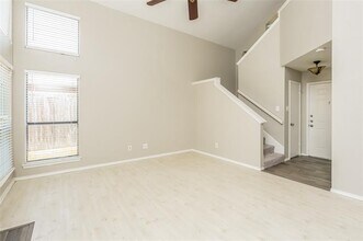 930 Boxwood Dr in Lewisville, TX - Building Photo - Building Photo