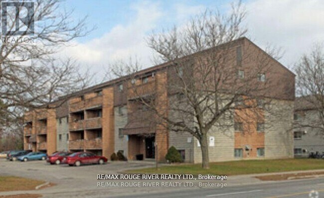 property at 560 Bloor St E