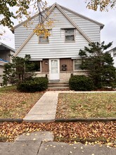 5712 N 97th St, Unit 5712 n 97th street in Milwaukee, WI - Building Photo - Building Photo