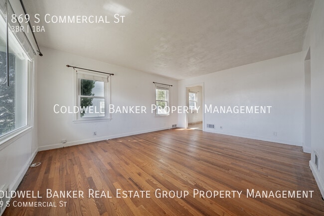 869 S Commercial St in Neenah, WI - Building Photo - Building Photo