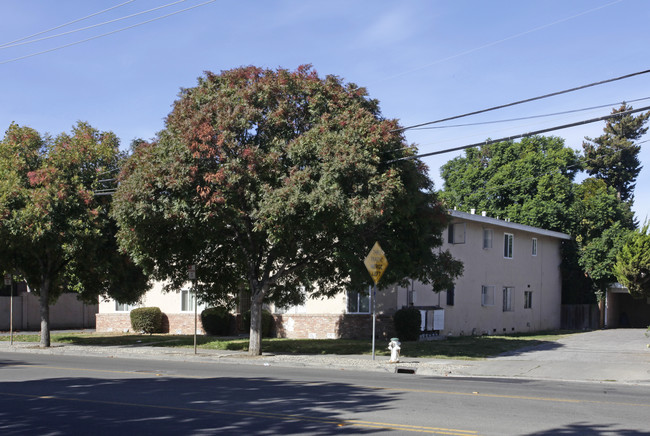 329 W Maude Ave in Sunnyvale, CA - Foto de edificio - Building Photo