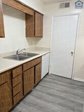 235 Vinewood Rd in McMinnville, TN - Building Photo - Building Photo