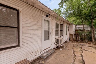 1312 16th St in Huntsville, TX - Building Photo - Building Photo