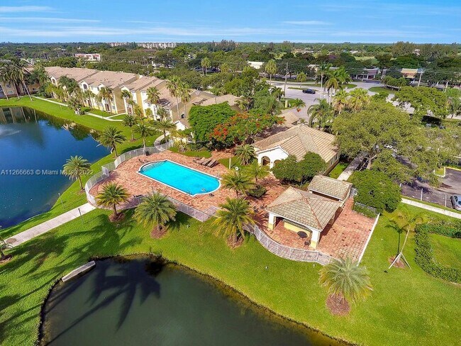 2600 S University Dr, Unit 217 in Davie, FL - Building Photo - Building Photo
