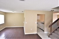 4201 NW 120th Ln in Sunrise, FL - Foto de edificio - Building Photo