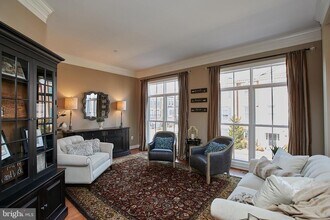 7023 Little Leaf Linden Ln in McLean, VA - Building Photo - Building Photo