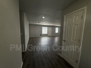 801 W Vicksburg St in Broken Arrow, OK - Building Photo - Building Photo