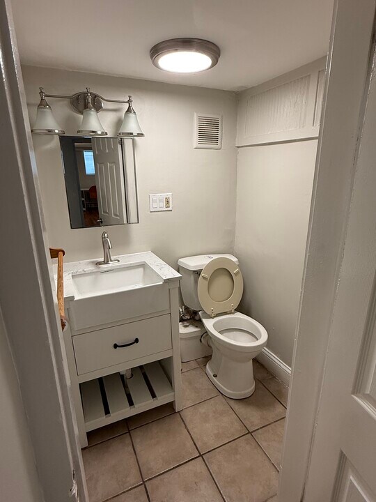 84 Thorndike St, Unit B in Cambridge, MA - Building Photo