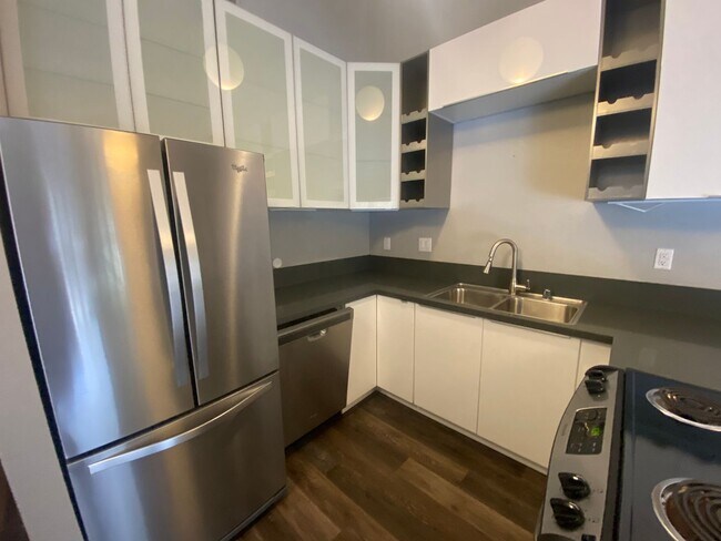 2465-2467 American River Dr in Sacramento, CA - Foto de edificio - Building Photo
