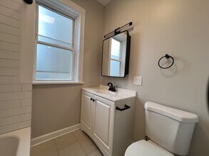 3853 W Palmer St, Unit 2E in Chicago, IL - Building Photo - Building Photo