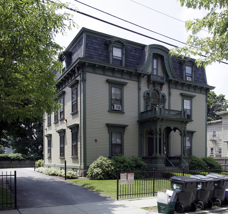 34 Mawney St in Providence, RI - Building Photo