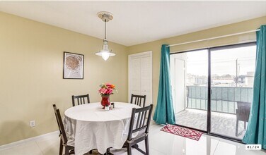 2824 S Bartell Dr in Houston, TX - Foto de edificio - Building Photo