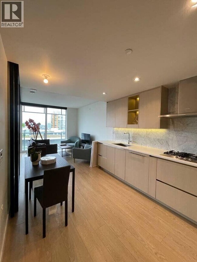 89 Nelson St. in Vancouver, BC - Building Photo - Building Photo