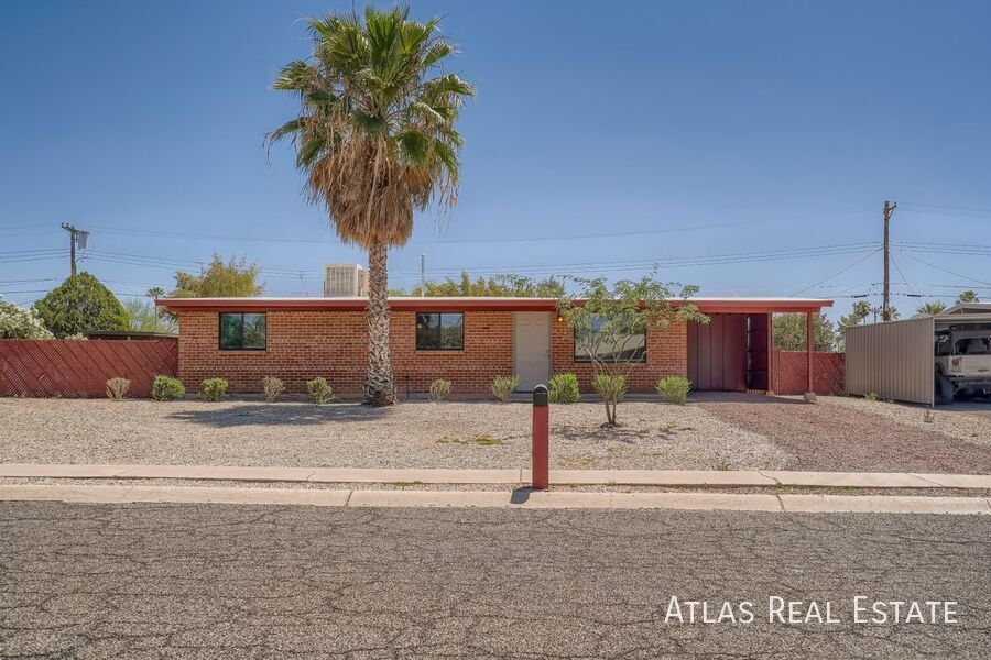 6656 E Calle Cappela in Tucson, AZ - Building Photo
