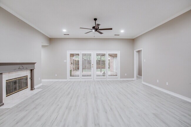 8204 Dover Ave in Lubbock, TX - Building Photo - Building Photo