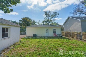 67 Woodland Ave in Woodbridge Township, NJ - Building Photo - Building Photo