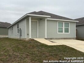 1035 Janzen Rd in San Antonio, TX - Building Photo