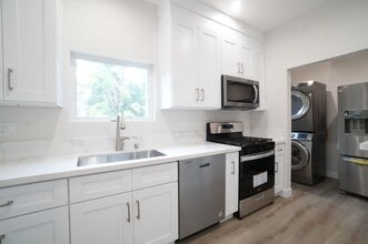 6053 Selma Ave in Los Angeles, CA - Building Photo - Building Photo