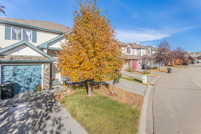 Strathcona Mews in Sherwood Park, AB - Building Photo - Building Photo