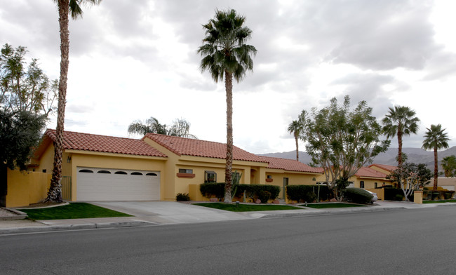 Shadow Mountain Villas in Palm Desert, CA - Foto de edificio - Building Photo