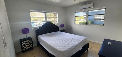 2036 NE 26th St, Unit 1 in Wilton Manors, FL - Foto de edificio - Building Photo