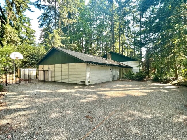 2434 130th Ave NE in Bellevue, WA - Building Photo - Building Photo